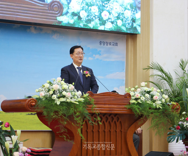 말씀을 전하는 총회 서기 김용대 목사(영광대교회)