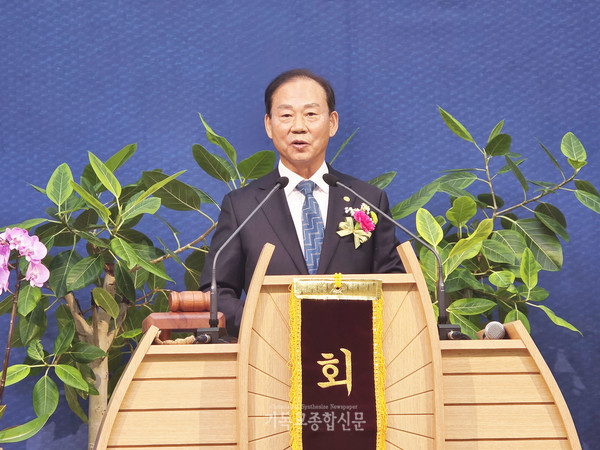 마지막 회무를 진행하는 회장 정종식 장로(전국장로회연합회 수석부회장)